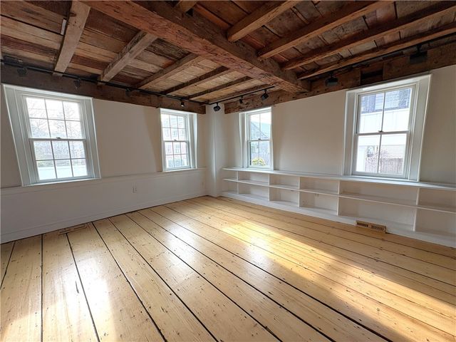 24 Houston Avenue, Newport, RI 02840