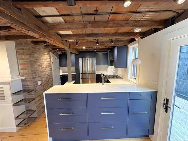 24 Houston Avenue, Newport, RI 02840
