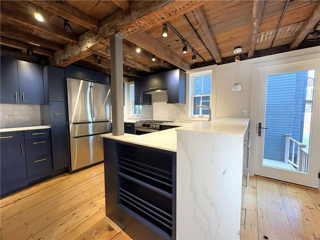 24 Houston Avenue, Newport, RI 02840