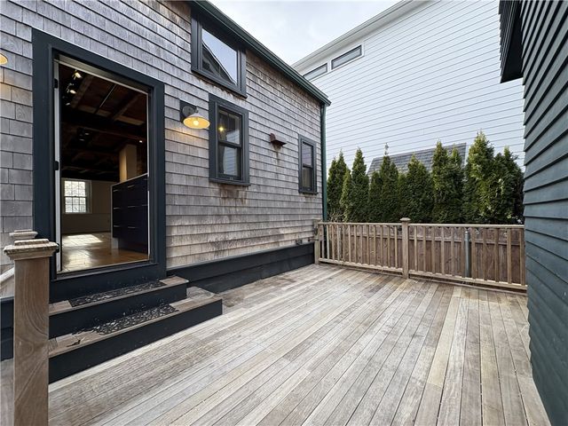 24 Houston Avenue, Newport, RI 02840