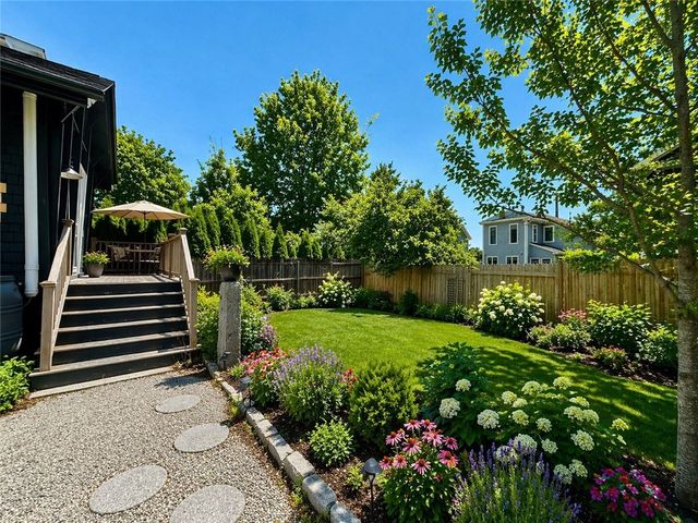 24 Houston Avenue, Newport, RI 02840