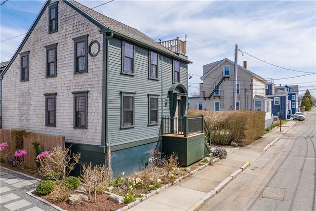 24 Houston Avenue, Newport, RI 02840