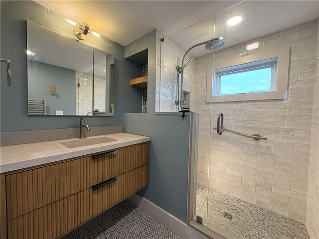24 Houston Avenue, Newport, RI 02840