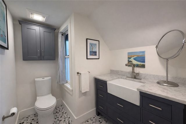 24 Houston Avenue, Newport, RI 02840