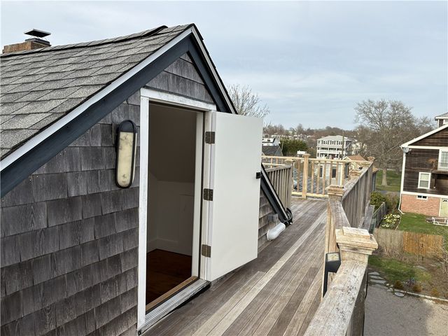 24 Houston Avenue, Newport, RI 02840