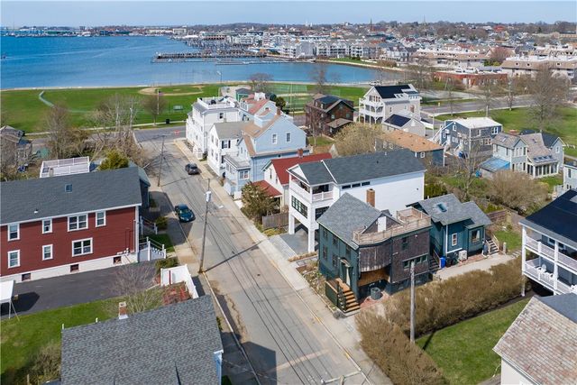 24 Houston Avenue, Newport, RI 02840