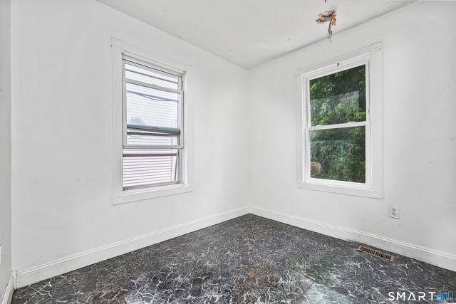 32 Greenwood Street, New Britain, CT 06051