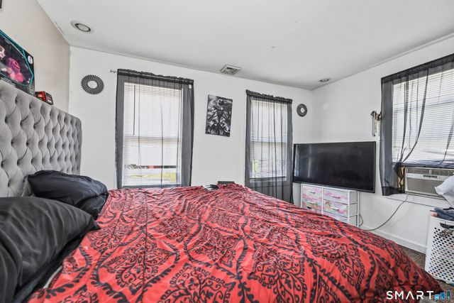 32 Greenwood Street, New Britain, CT 06051