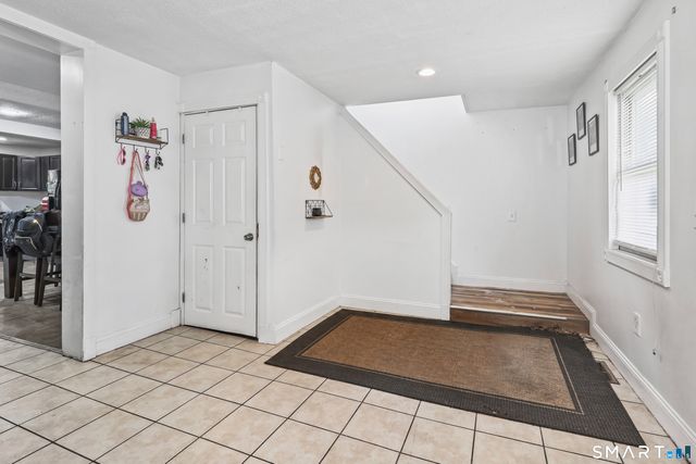 32 Greenwood Street, New Britain, CT 06051