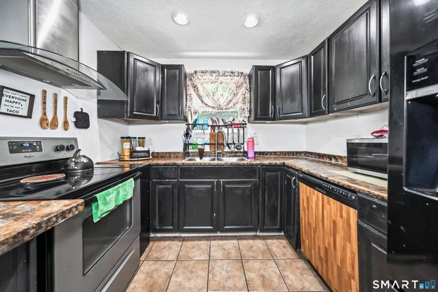 32 Greenwood Street, New Britain, CT 06051