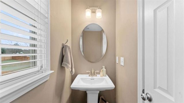 38 W Chestnut W Way, Dallas, GA 30132