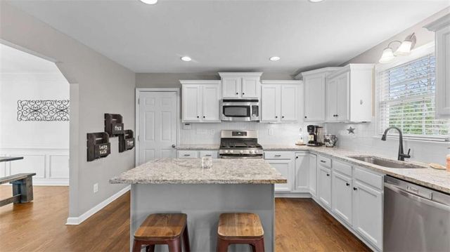 38 W Chestnut W Way, Dallas, GA 30132