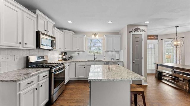 38 W Chestnut W Way, Dallas, GA 30132