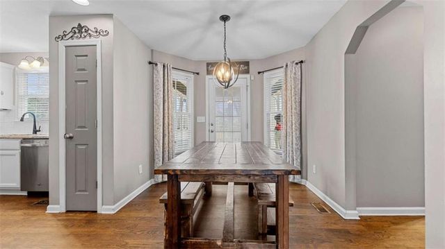 38 W Chestnut W Way, Dallas, GA 30132