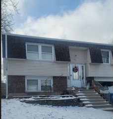 1776 Mimosa Court, Glendale Heights, IL 60139