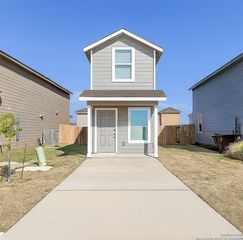 5002 Daisy Blossom, Converse, TX 78109