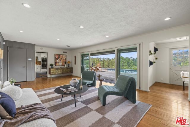 4650 Canoga Avenue, Woodland Hills (los Angeles), CA 91364