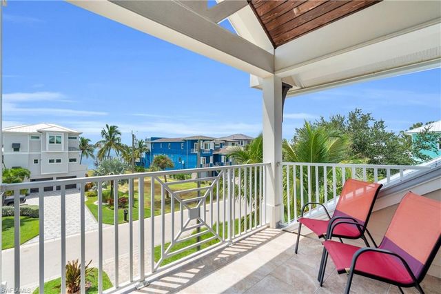 830 San Carlos DR, Fort Myers Beach, FL 33931