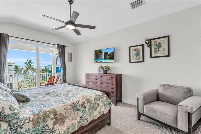 830 San Carlos DR, Fort Myers Beach, FL 33931