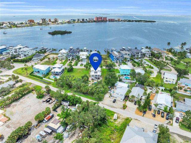 830 San Carlos DR, Fort Myers Beach, FL 33931