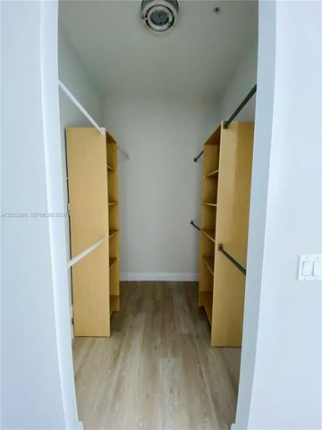 185 SW 7th St 4311, Miami, FL 33130