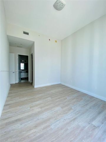 185 SW 7th St 4311, Miami, FL 33130