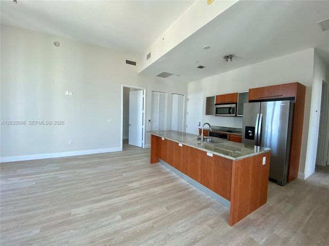 185 SW 7th St 4311, Miami, FL 33130