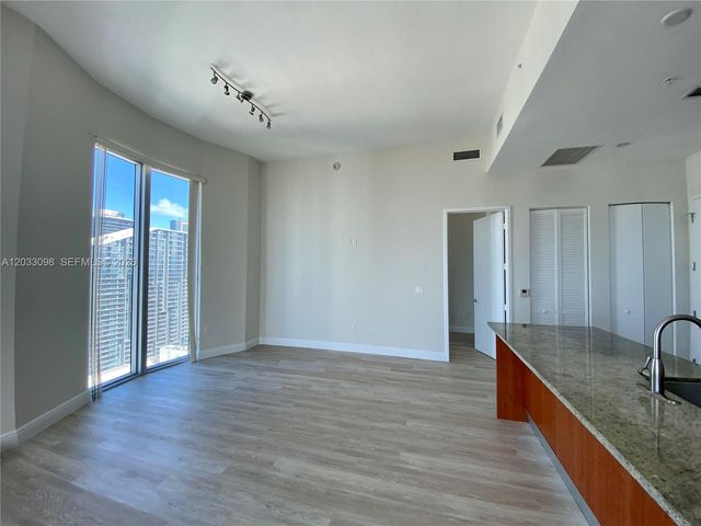 185 SW 7th St 4311, Miami, FL 33130