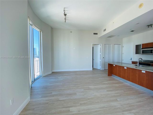 185 SW 7th St 4311, Miami, FL 33130
