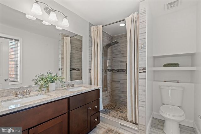 5342 AMES ST NE, Washington, DC 20019