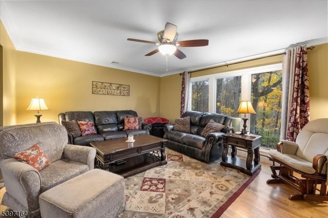 53 Pequot Rd, Ringwood Boro, NJ 07456