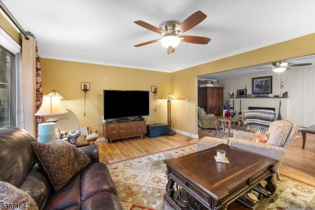 53 Pequot Rd, Ringwood Boro, NJ 07456