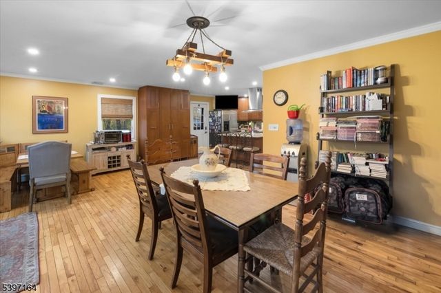 53 Pequot Rd, Ringwood Boro, NJ 07456