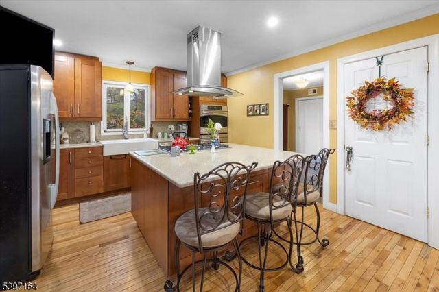 53 Pequot Rd, Ringwood Boro, NJ 07456