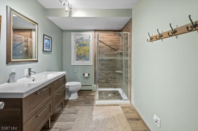 53 Pequot Rd, Ringwood Boro, NJ 07456