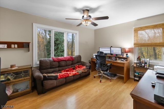 53 Pequot Rd, Ringwood Boro, NJ 07456