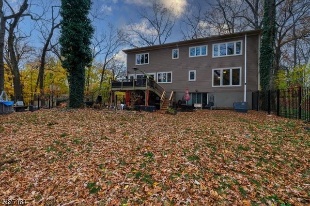 53 Pequot Rd, Ringwood Boro, NJ 07456