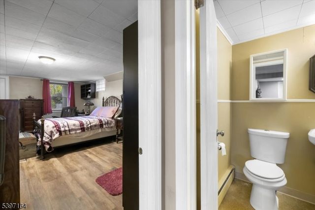 53 Pequot Rd, Ringwood Boro, NJ 07456