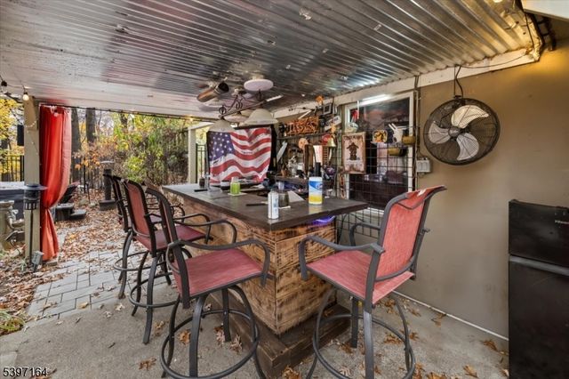 53 Pequot Rd, Ringwood Boro, NJ 07456