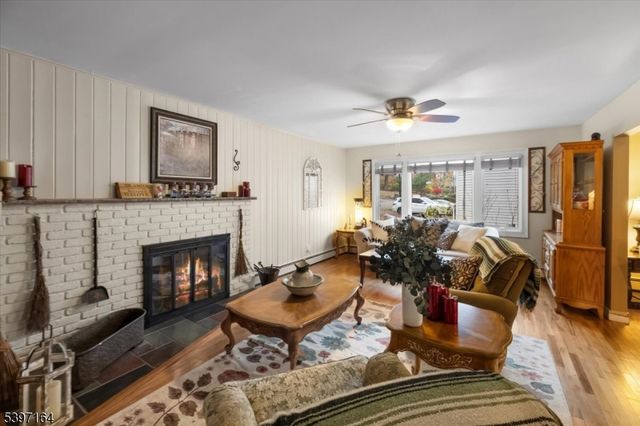 53 Pequot Rd, Ringwood Boro, NJ 07456