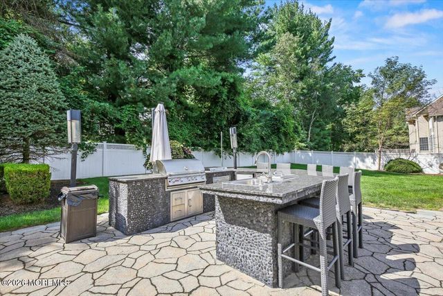 9 Landmark Lane, Marlboro, NJ 07746