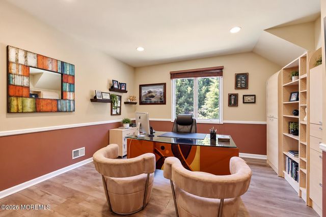 9 Landmark Lane, Marlboro, NJ 07746