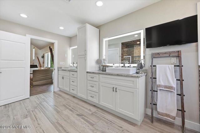 9 Landmark Lane, Marlboro, NJ 07746