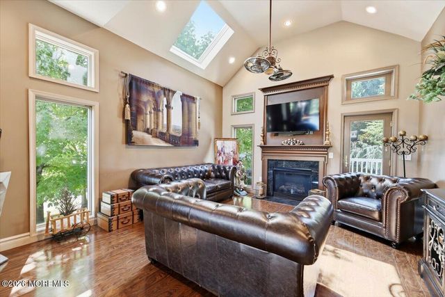 9 Landmark Lane, Marlboro, NJ 07746