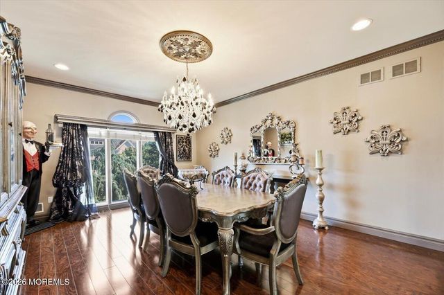 9 Landmark Lane, Marlboro, NJ 07746