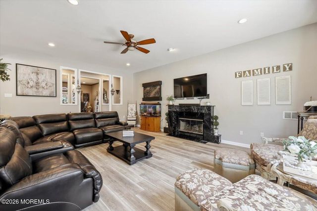9 Landmark Lane, Marlboro, NJ 07746