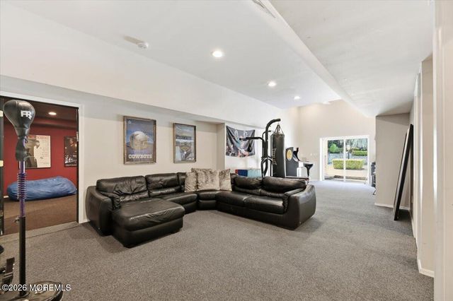 9 Landmark Lane, Marlboro, NJ 07746