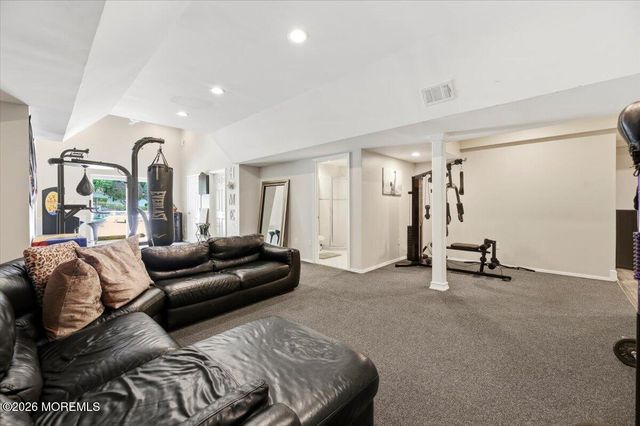 9 Landmark Lane, Marlboro, NJ 07746