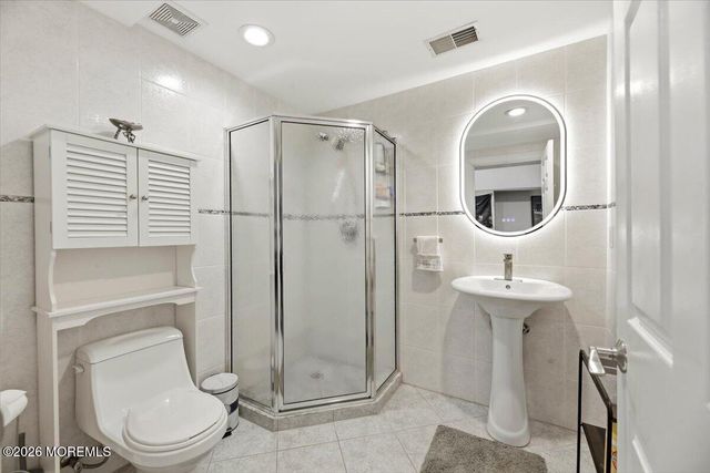 9 Landmark Lane, Marlboro, NJ 07746