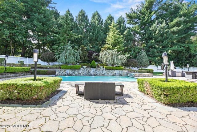 9 Landmark Lane, Marlboro, NJ 07746